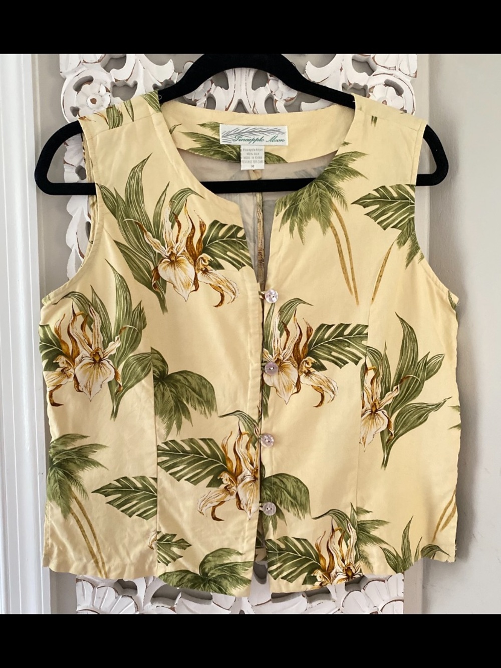 Vintage 90s Pineapple Moon 100% Silk Tropical Hawaiian Floral Button Front Top